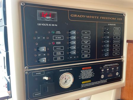 Grady-White Freedom 335 image