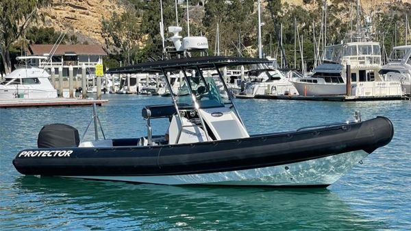 Protector 25 Center Console