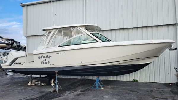 Boston Whaler 320 Vantage