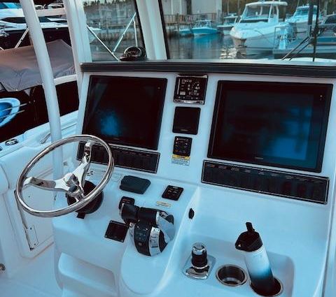 Boston Whaler 320 Outrage image