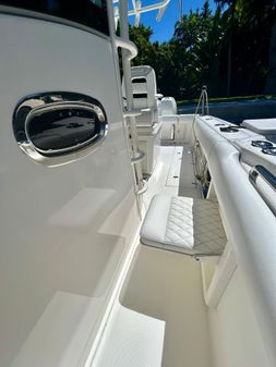 Boston Whaler 320 Outrage image