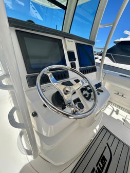 Boston Whaler 320 Outrage image