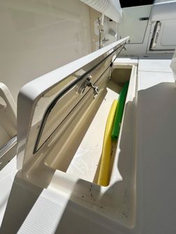 Boston Whaler 320 Outrage image