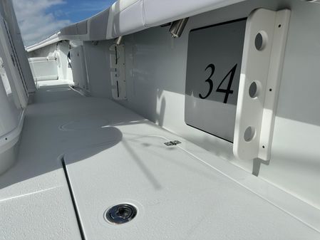 Yellowfin 34 Offshore image