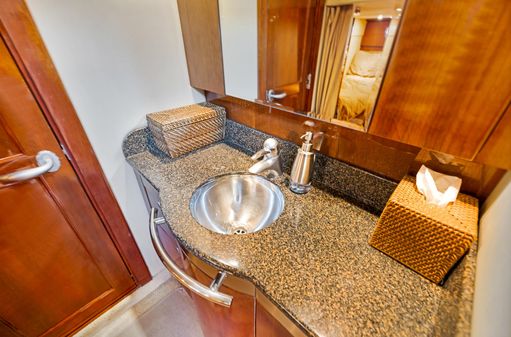 Sea Ray 480 Sundancer image