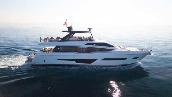 Ferretti Yachts 780 