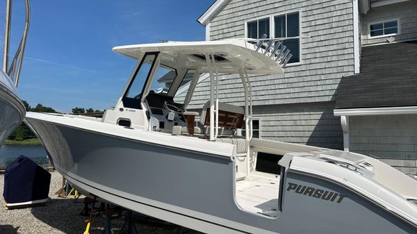 Pursuit S 288 Sport
