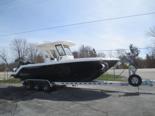 Robalo R272 CC - main image