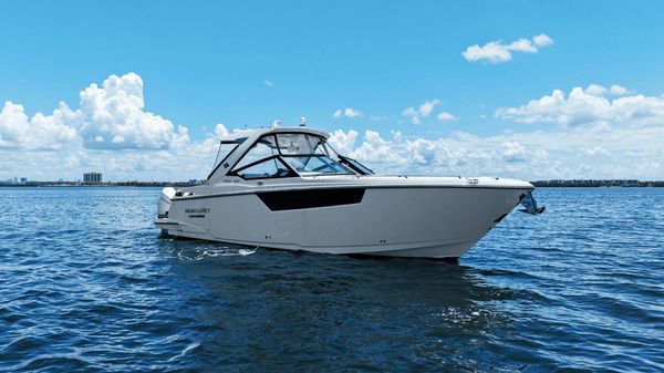 Monterey 385SS