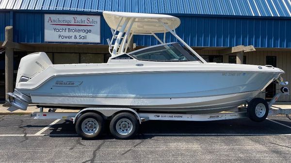 Boston Whaler 240 Vantage 