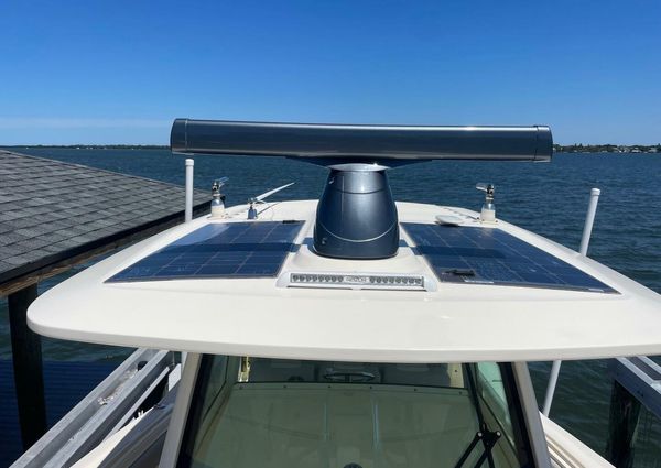 Scout 355 LXF Center Console image