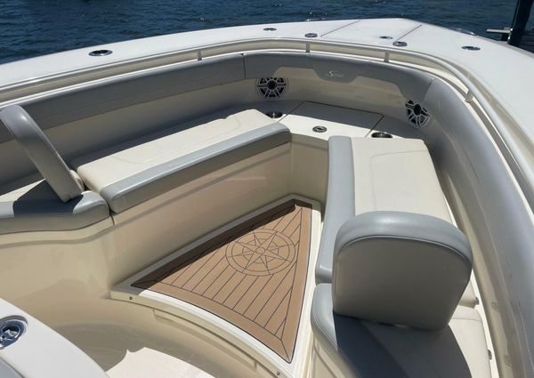 Scout 355 LXF Center Console image