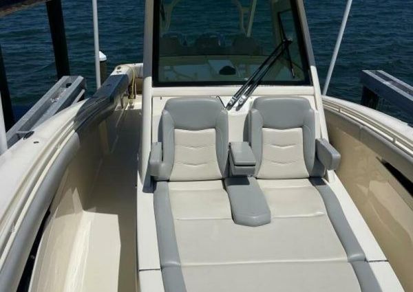 Scout 355 LXF Center Console image