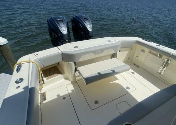 Scout 355 LXF Center Console image