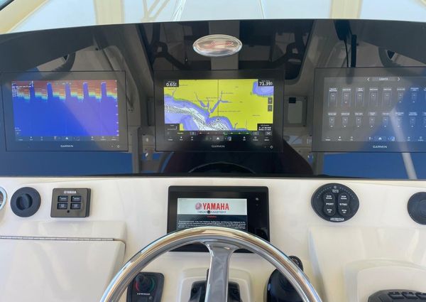 Scout 355 LXF Center Console image