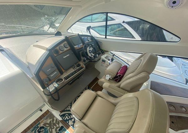 Cruisers Yachts 520 Sports Coupe image