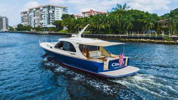 Palm Beach Motor Yachts PB52 image