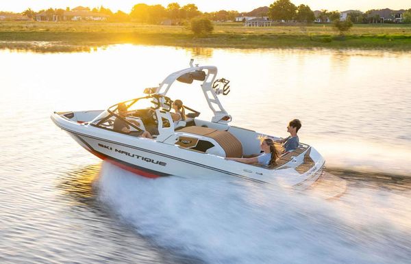 2025 Nautique Ski 200