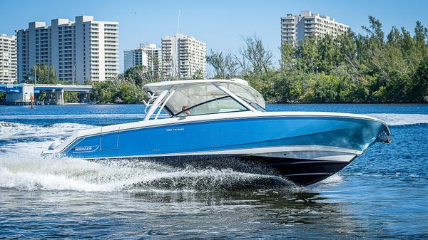 Boston Whaler 320 Vantage