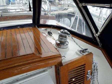 Tayana VANCOUVER-AFT-COCKPIT-CUTTER image