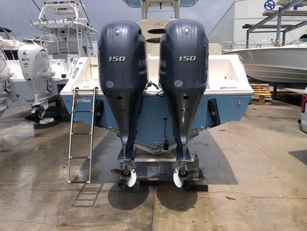 Cobia 240-CENTER-CONSOLE image