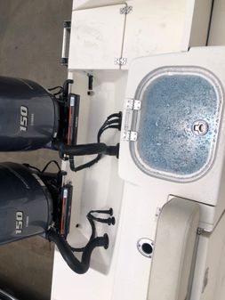 Cobia 240-CENTER-CONSOLE image