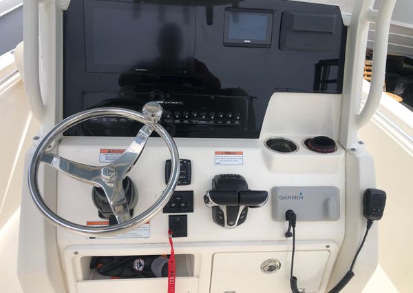 Cobia 240-CENTER-CONSOLE image