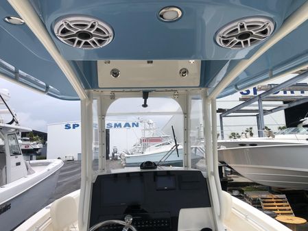 Cobia 240-CENTER-CONSOLE image