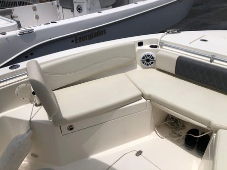 Cobia 240-CENTER-CONSOLE image