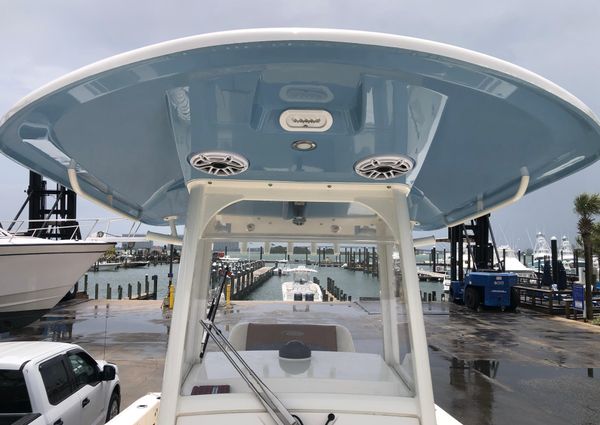 Cobia 240-CENTER-CONSOLE image