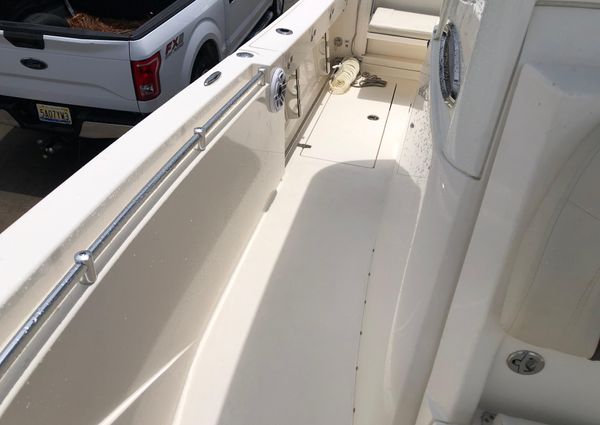 Cobia 240-CENTER-CONSOLE image