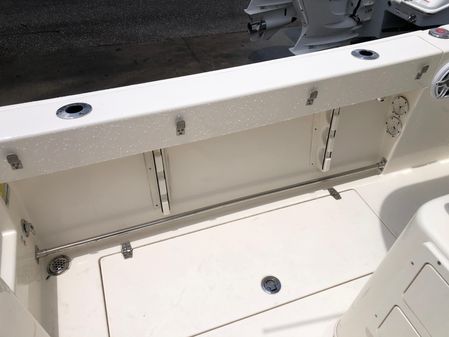 Cobia 240-CENTER-CONSOLE image