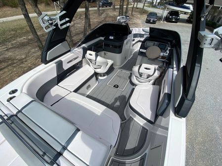 Chaparral 25 SURF image