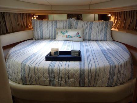 Sea Ray 380 Sundancer image