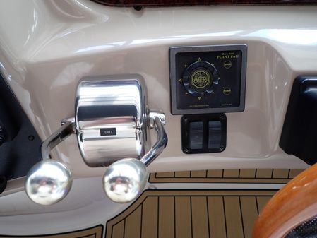 Sea Ray 380 Sundancer image