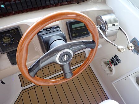 Sea Ray 380 Sundancer image