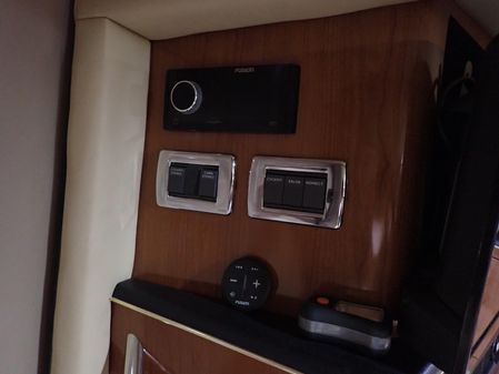 Sea Ray 380 Sundancer image