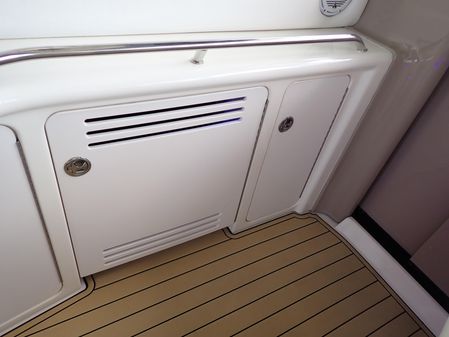 Sea Ray 380 Sundancer image