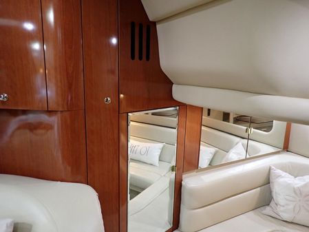 Sea Ray 380 Sundancer image