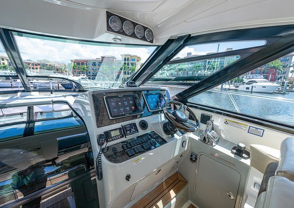 Sea Ray 470 Sundancer image