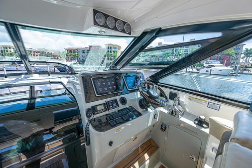 Sea Ray 470 Sundancer image