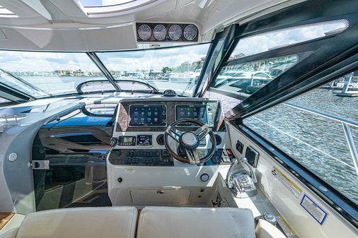 Sea Ray 470 Sundancer image