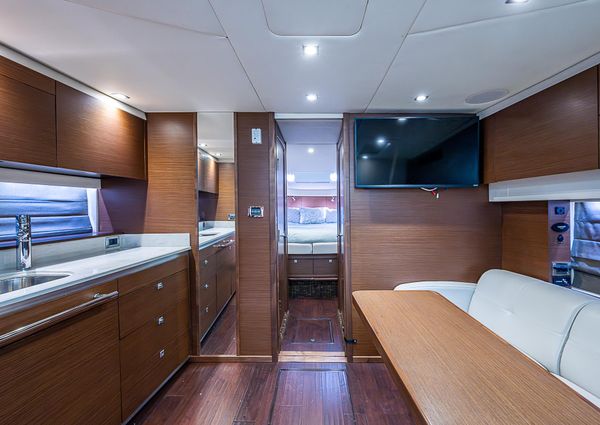 Sea Ray 470 Sundancer image