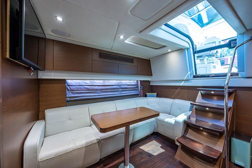 Sea Ray 470 Sundancer image