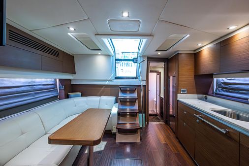 Sea Ray 470 Sundancer image