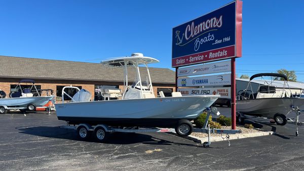 Boston Whaler 210 Montauk 