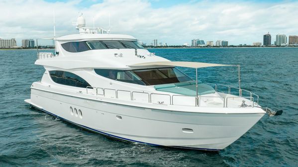 Hatteras 80 Motor Yacht Sky Lounge image