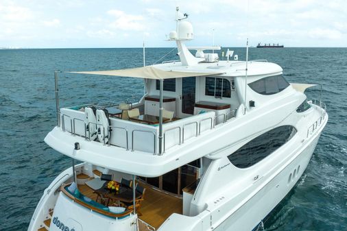 Hatteras 80 Motor Yacht Sky Lounge image