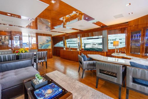 Hatteras 80 Motor Yacht Sky Lounge image