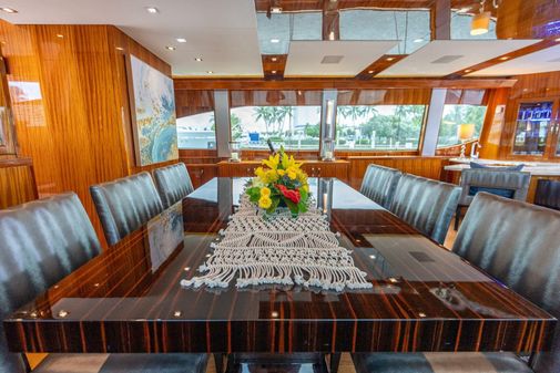 Hatteras 80 Motor Yacht Sky Lounge image